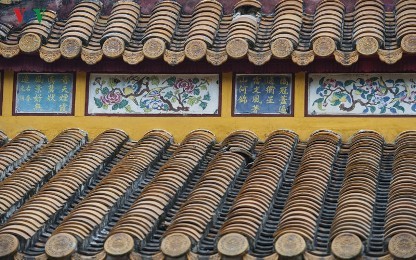 刺繍のベトナムフエ王朝舞台緞帳